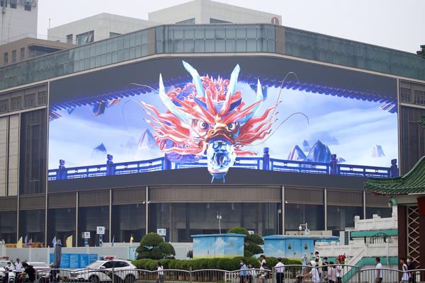 郑州的裸眼3D大屏有何不同？“中原第一屏”未来可期
